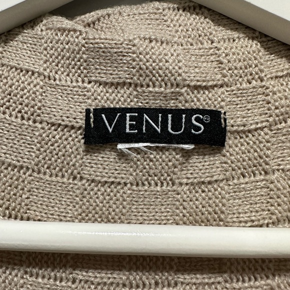 VENUS Beige Sweater Size L - Picture 3 of 3